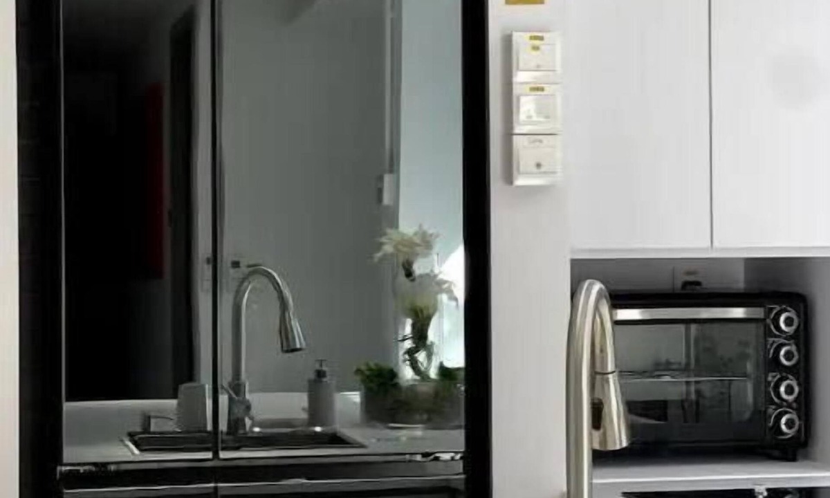 Marine Parade Apartment | Eden Suite 06