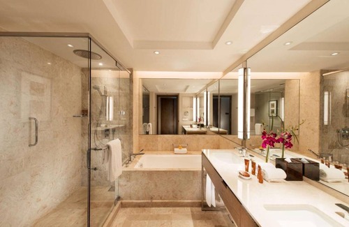 Marina Bay Hotel | 40 m² Hotel ∙ 1 bedroom ∙ 3 guests