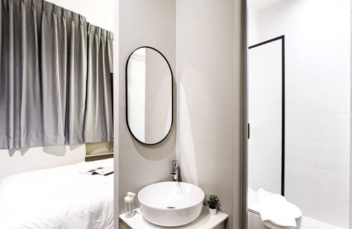 Geylang Hotel | Coliwoo Hotel Gay World
