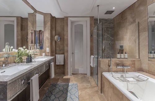 Orchard Hotel | Four Seasons Hotel Singapore