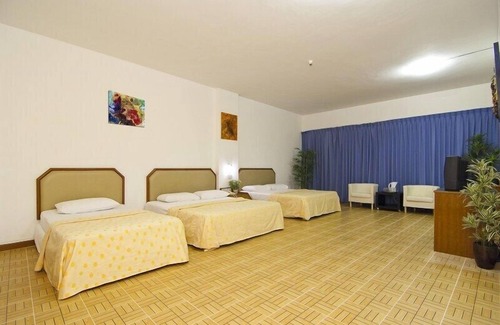 Somerset Hotel | Hotel Supreme