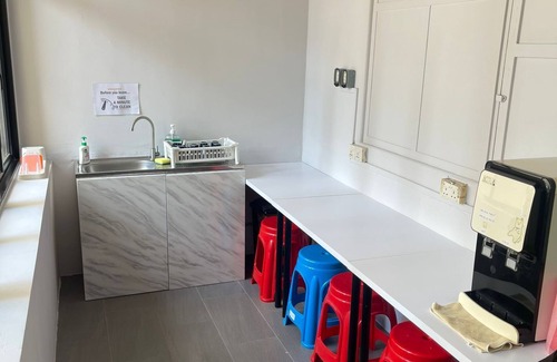 Lavender Hostel | Meadows Hostel