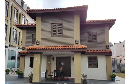 Kampong Glam Hotel | Superior Queen Room #07, basement, no window