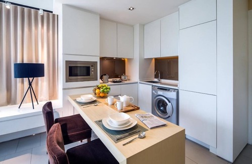 Queenstown Apartment | 2BR suite at Rochester Dr| Near Buona Vista MRT | 780 sqft|