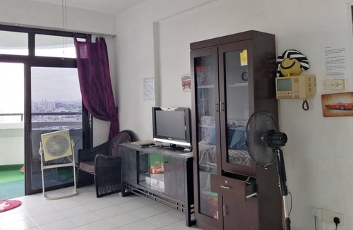 East Coast Apartment | 2BR whole apartment next door Sea near CitynAirport Free DayParking Pets allowed