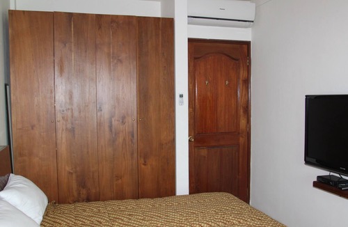 Central Water Catchment House | Balinese Room for rent