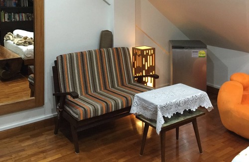 Ang Mo Kio House | Beautiful and large Balinese room for rent