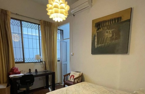 Rochor Apartment | Classic master room off orchard road