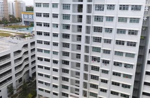 Yishun Apartment | Clean newly renovated airconditioned double bedroom