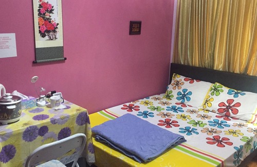 Sembawang House | COMFORTABLE MASTER BEDROOM SUITE FOR THE PROFESSIONAL