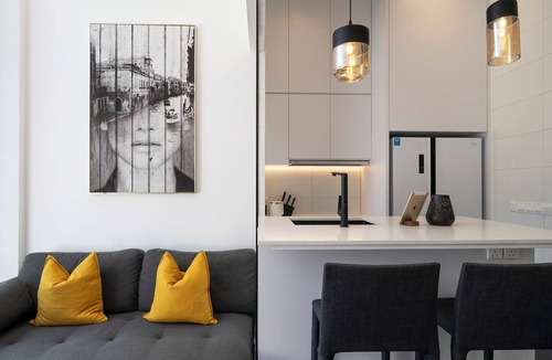 Bedok Apartment | Cosy 2-bdrm partment at popular East Coast - 1 minute to Bayshore MRT station