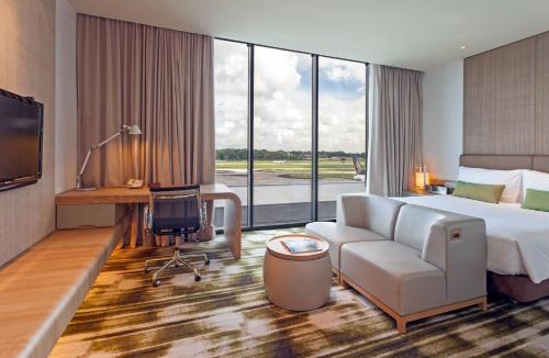 Changi Hotel | Crowne Plaza Changi Airport by IHG