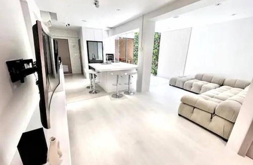 Marine Parade Apartment | Eden Suite 06