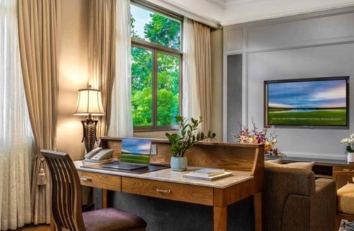 Orchard Apartment | Executive 3 Bedroom Suite Pool View with balcony at Orchard Singapore