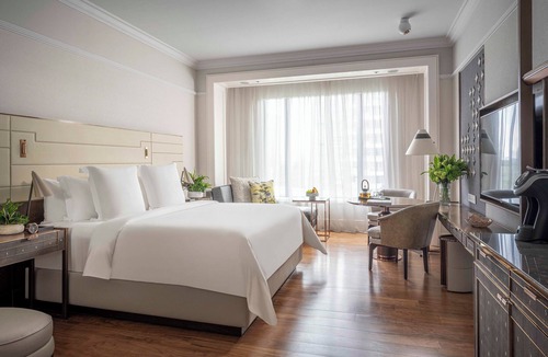 Orchard Hotel | Four Seasons Hotel Singapore