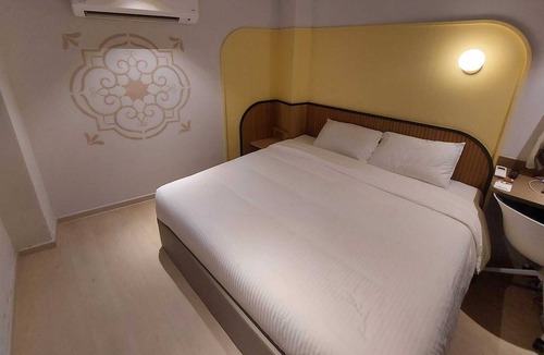 Marine Parade House | ISA hotel apartments Queens /King Room with kitchen & washer-dryer attached