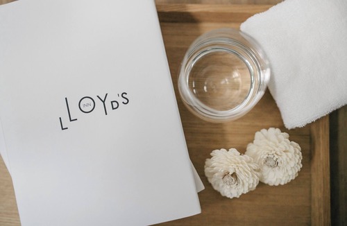 River Valley Hotel | Lloyd's Inn