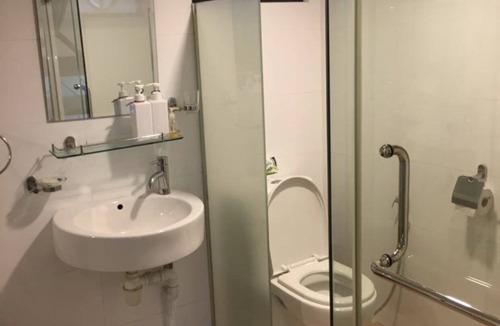 Newton Apartment | Loft studio at Orchard rd
