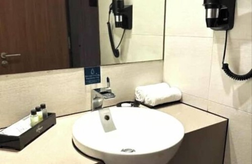 Pasir Ris Hotel | Luxury Jungle Suite @Attractions Park Beach Resort