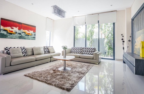 Bedok House | Modern en-suites room EZS-1 with shared pool in bungalow