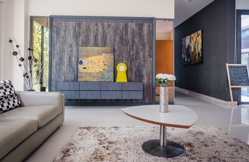 Bedok House | Modern studio room EZS-6 with shared pool in bungalow