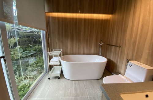 Queenstown Hotel | Shipping Container Hotel @ One-North