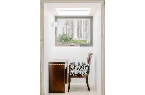 Kampong Glam Hotel | Superior Queen Room #07, basement, no window
