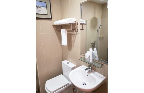 Kampong Glam Hotel | Superior Queen Room, no window #05 (Basement)