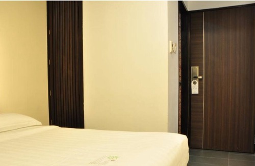 Kampong Glam House | Superior Room (Queen Bed), no window @ basement #04