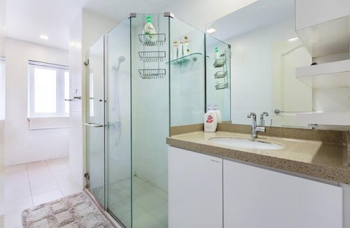 Downtown Singapore Apartment | The Center of Singapore; China Town