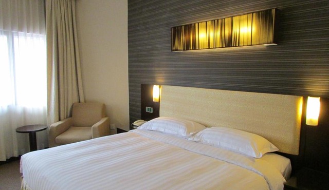 Hotel Royal Queens in Singapore
