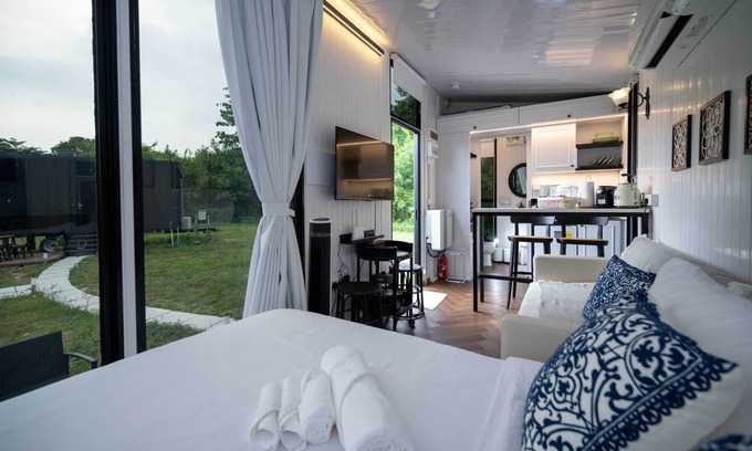 Singapore Other | 1900 Summary: Paradis