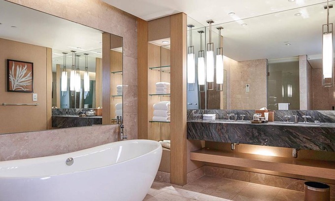 Marina Bay Hotel | 44 m² Hotel ∙ 1 bedroom ∙ 3 guests