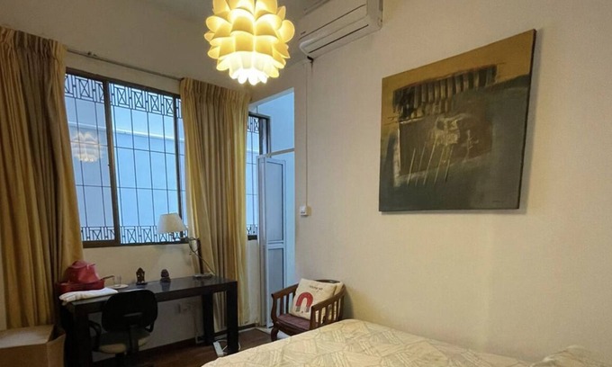 Rochor Apartment | Classic master room off orchard road