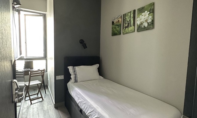 Singapore River Apartment | Serviced Room | Luxury Class Condo | Upscale District of Singapore | Orchard Rd
