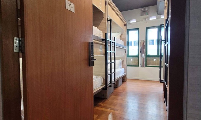 Downtown Singapore Hostel | Wink @ Upper Cross Street - Hostel