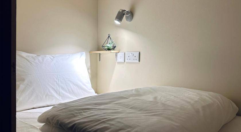 Photo of Bedroom in Geylang