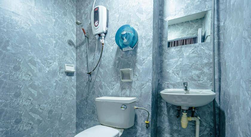 Photo of Bathroom in Geylang
