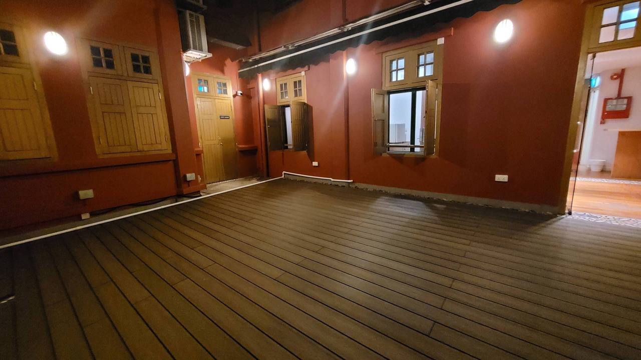 Photo of Patio Balcony in Downtown Singapore