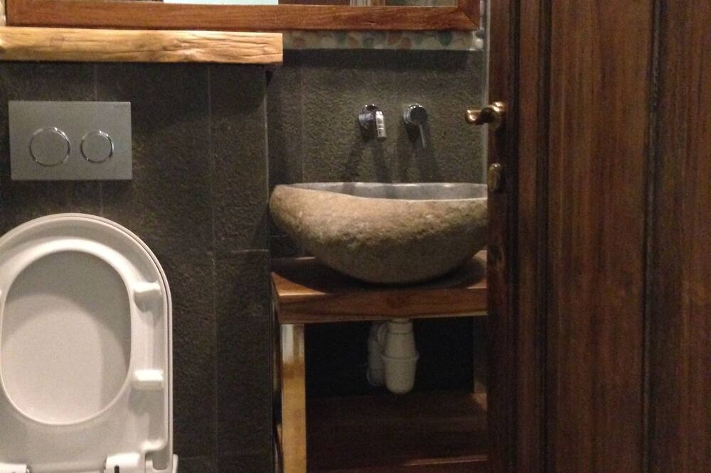 Photo of Bathroom in Balestier Road