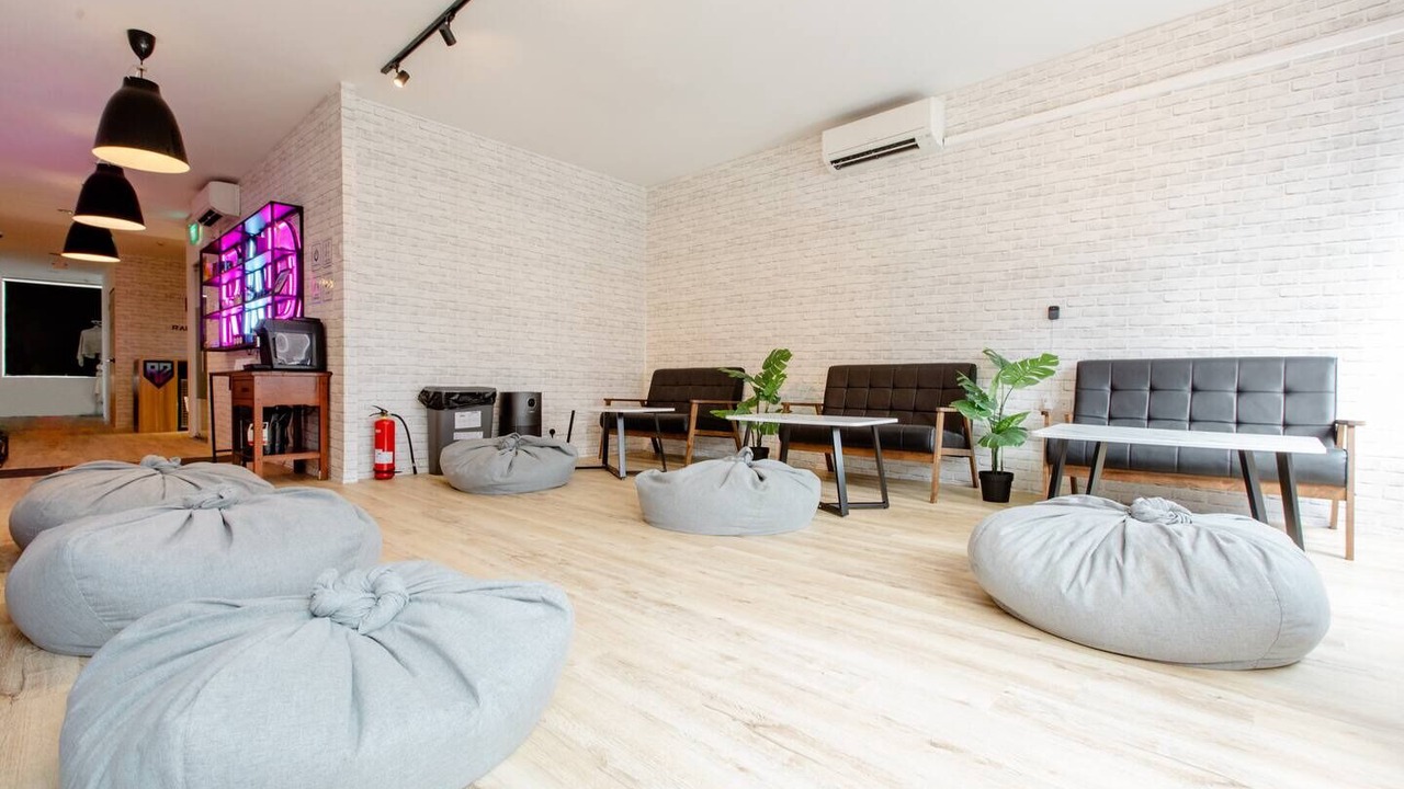 Photo of Livingroom in Downtown Singapore