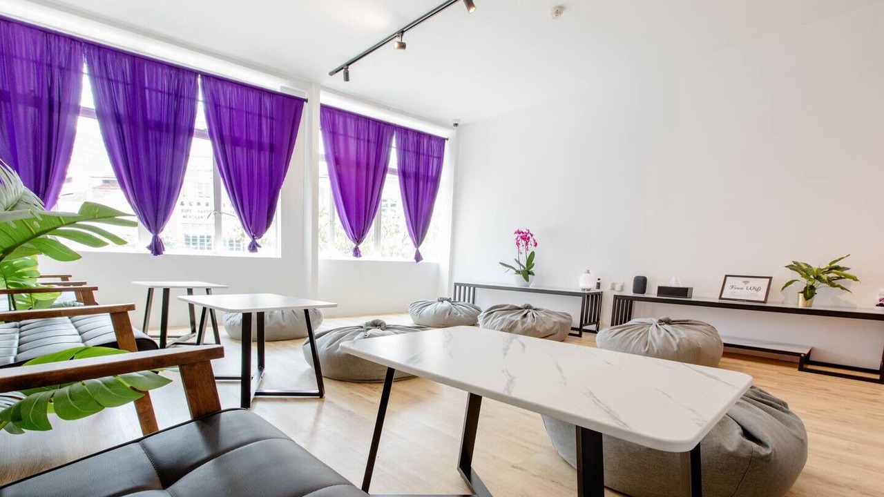 Photo of Livingroom in Downtown Singapore