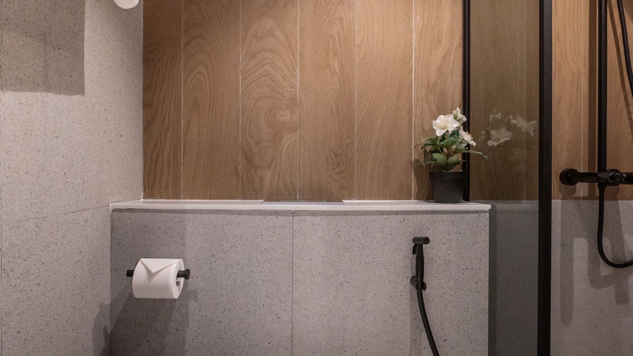 Photo of Bathroom in Thomson Road