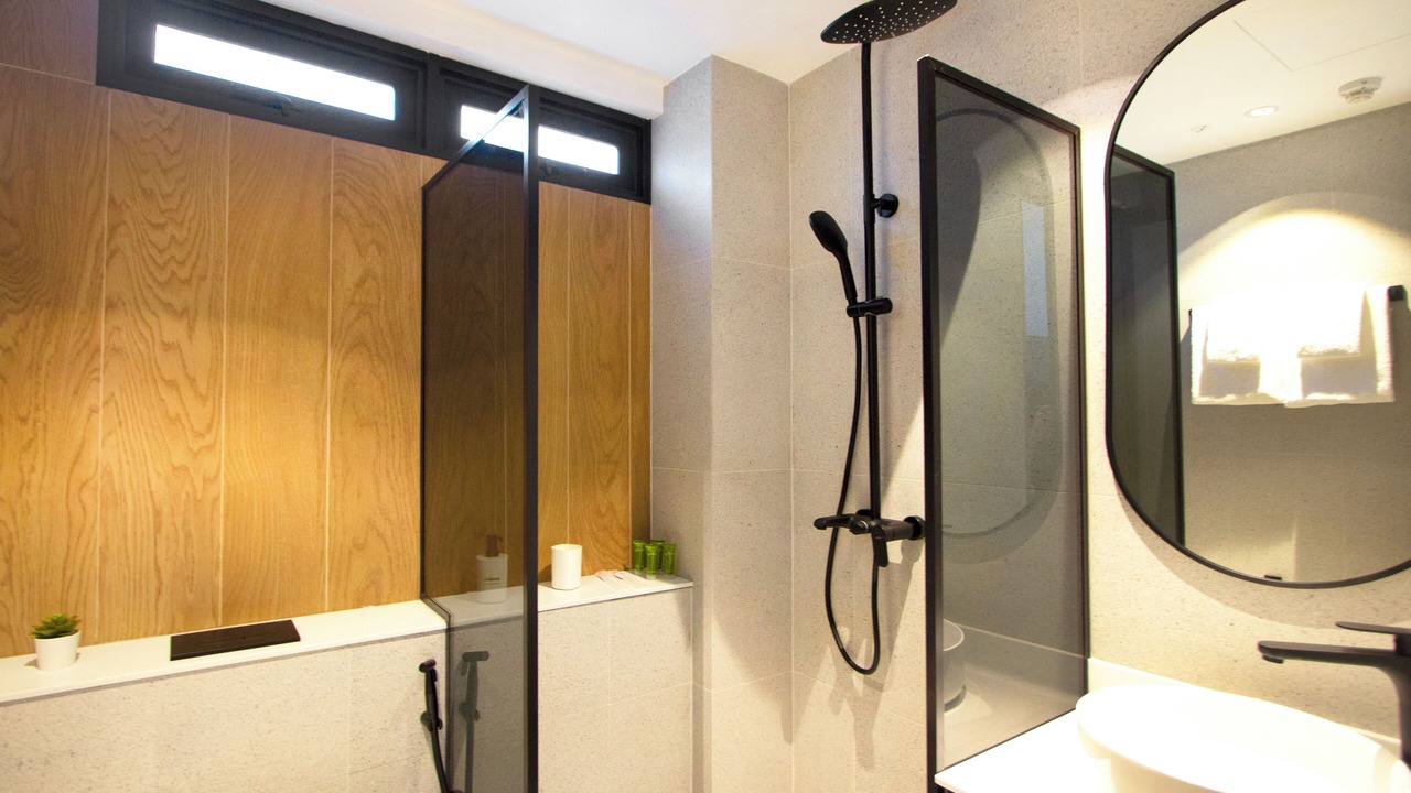 Photo of Bathroom in Thomson Road