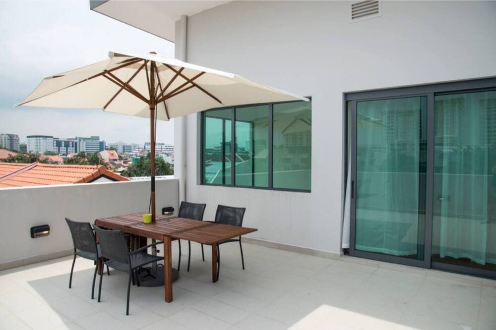 Photo of Patio Balcony in Bedok