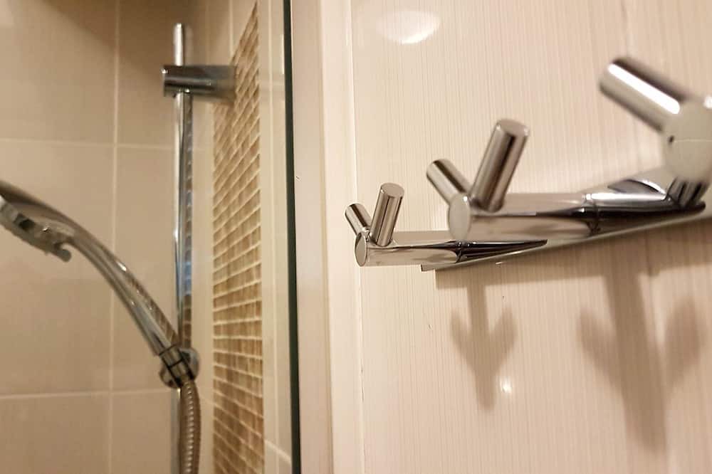 Photo of Bathroom in Woodlands