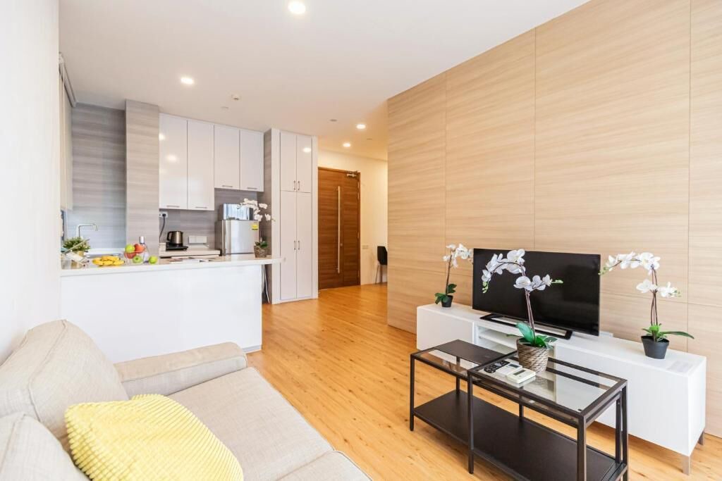 Photo of Livingroom in Downtown Singapore