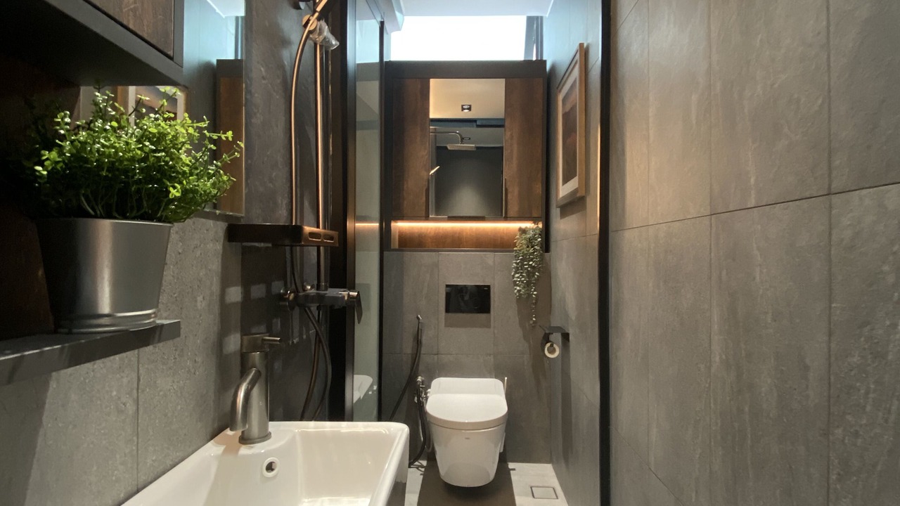 Photo of Bathroom in Singapore River