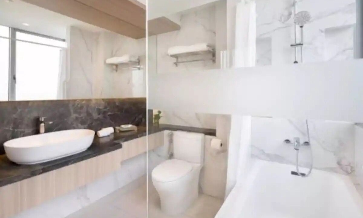 Photo of Bathroom in Singapore River