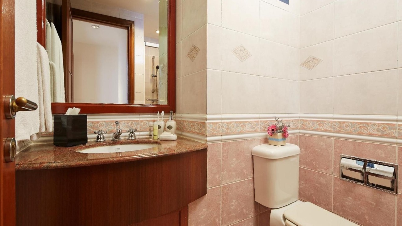 Photo of Bathroom in Singapore River